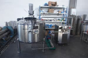 Tanque mezclador de 300 litros con homogeneizador de alta presión