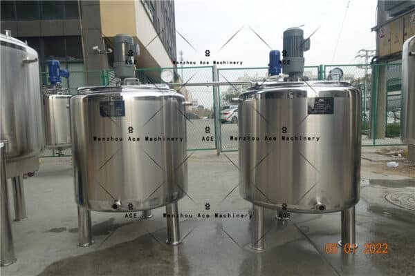 Mixing Tank With Agitator