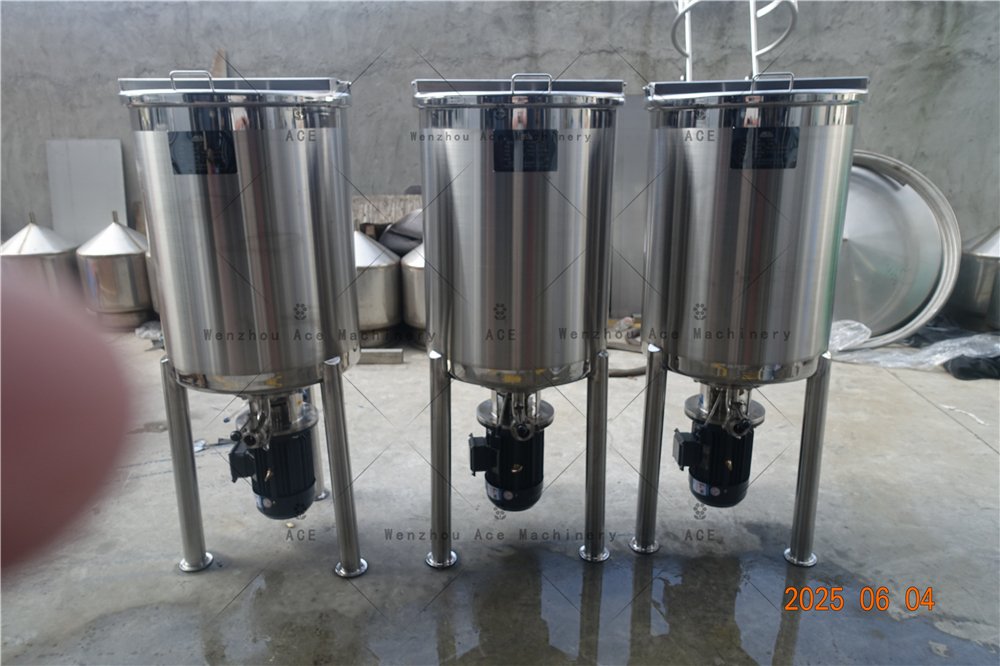 Mixing tank